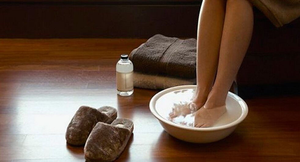 désinfection des obvius et prise d'un bain de pieds contre les champignons